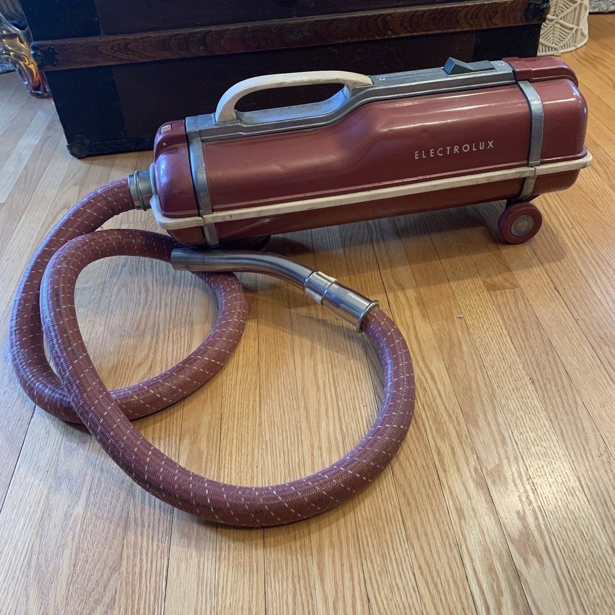 激レアvintage antique 40s50s ELECTROLUX 掃除機 激レアvintage antique 40s50s ELECTROLUX 掃除機 - メルカリ