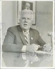 1959 Press Photo Missile expert Doctor R.W. Porter speaks at press conference