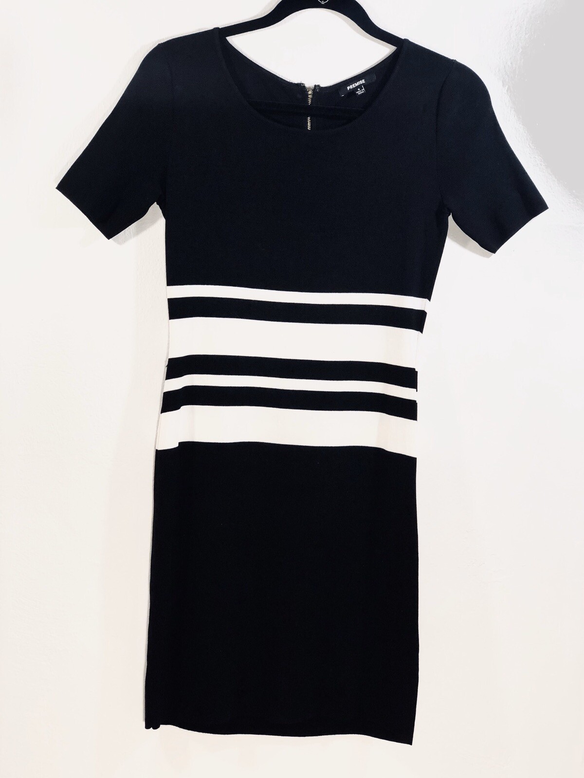 Premise Women’s Knit Stretch Body Dress  Lack & White Waist Stripes Scoop Neck S