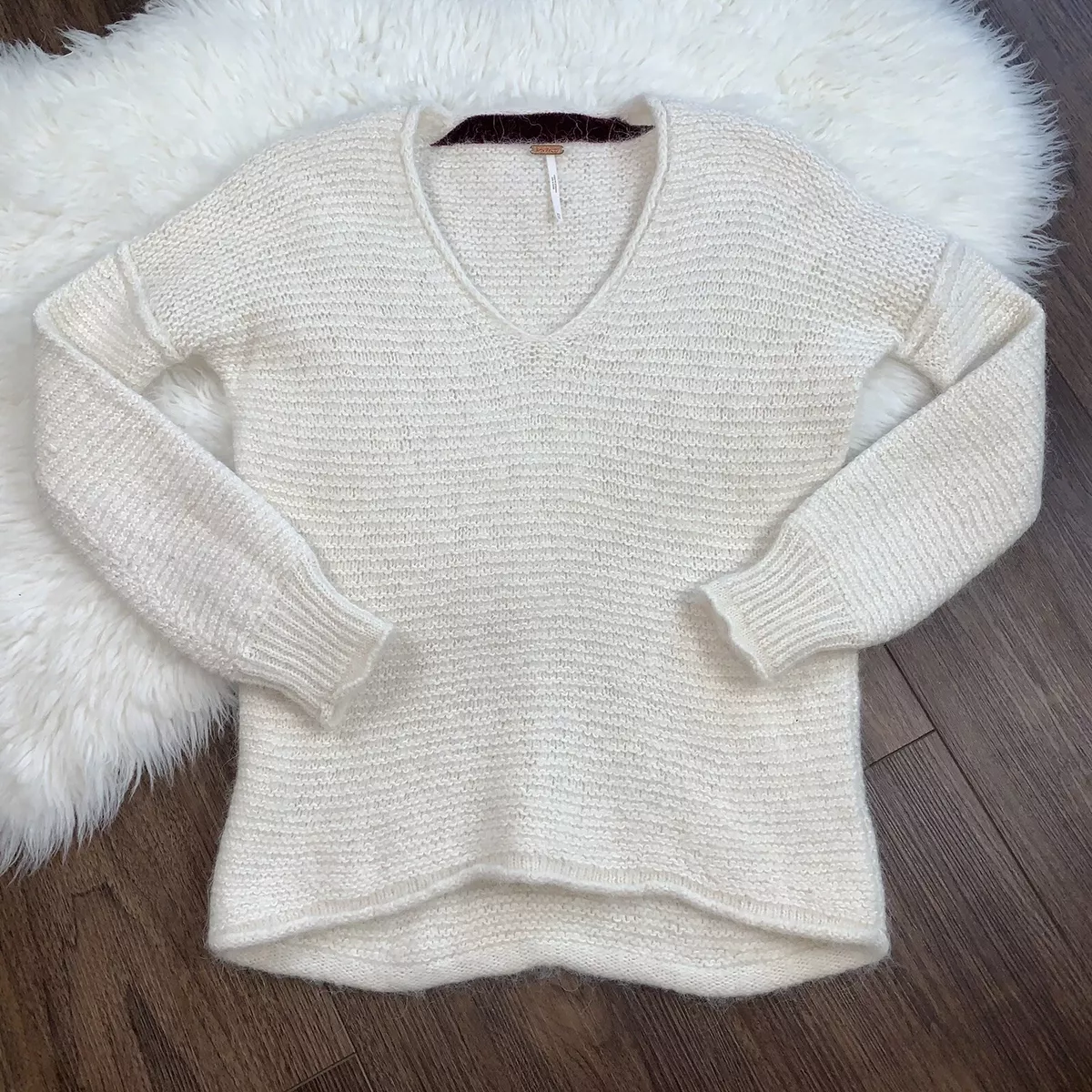 Cream colored v neck deals sweater