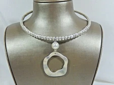 80's MODERNIST BRUTALIST TORQ TORC SILVER TONE FAUX MABE PEARL UNIQUE NECKLACE