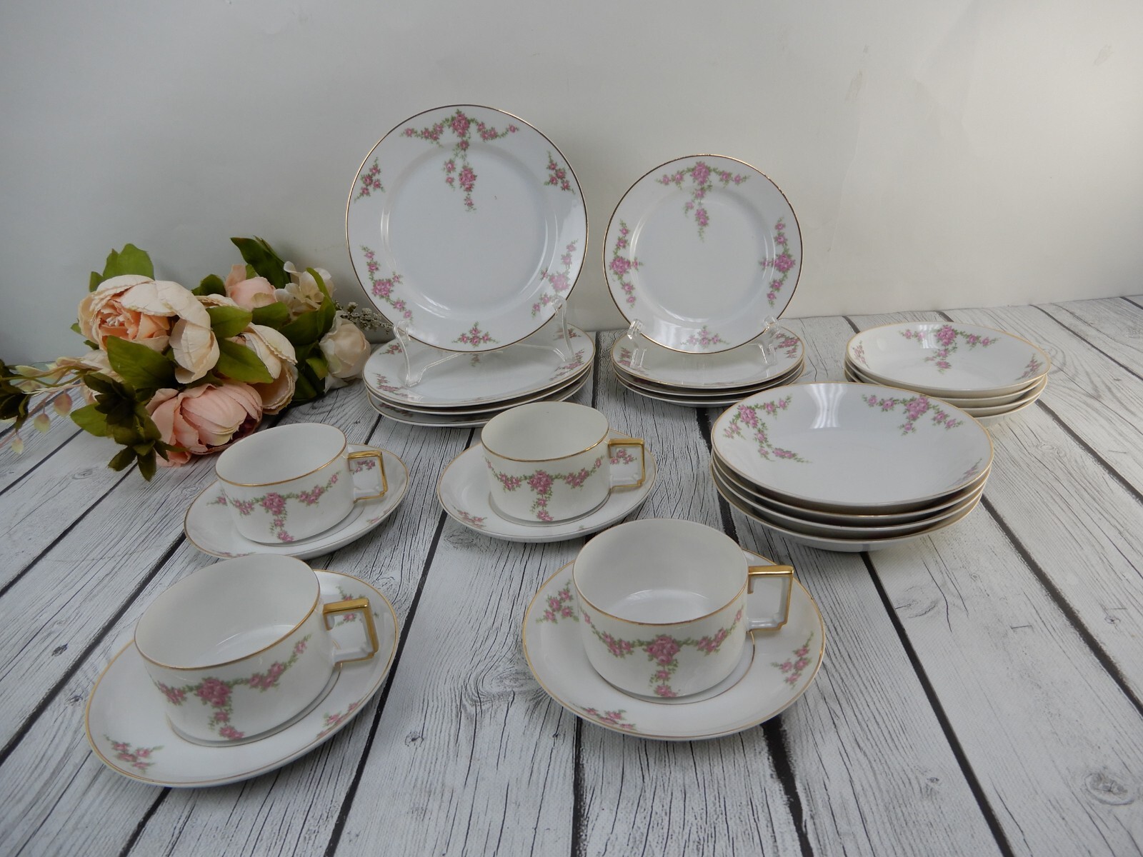 24 Pieces 6-Piece 4 Place Setting Heinrich H&Co Bavaria "Rosalinda" Pink Flowers
