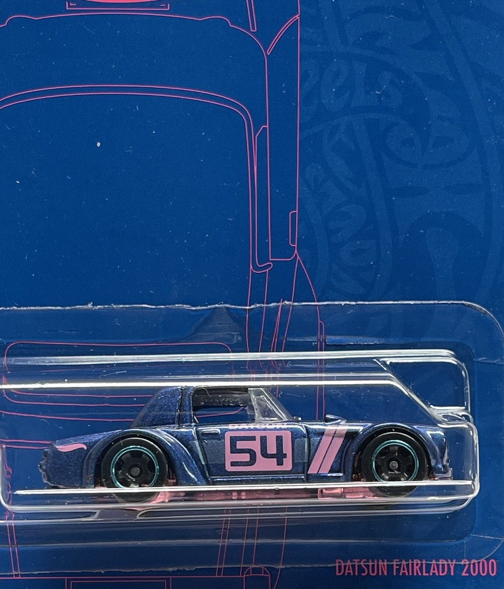 Hot Wheels Pearl and Chrome Datsun Fairlady 2000 1:6 Toy Car