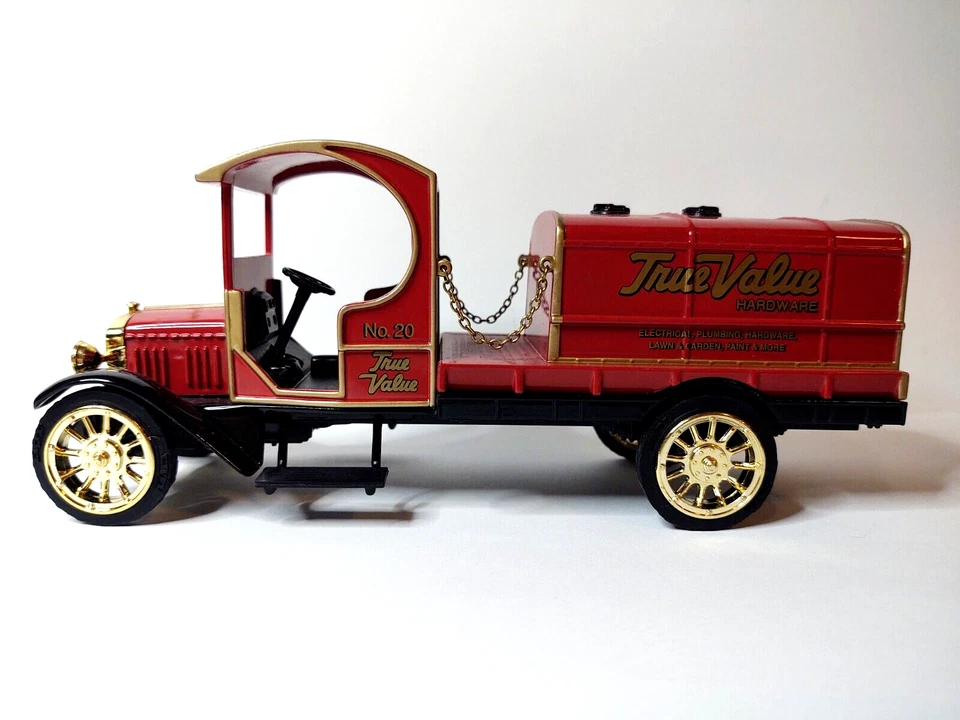 2001 True Value RC Ertyl 1919 GMC Tanker Truck Bank 1:30 Scale Diecast w/Box - Image 2 of 4