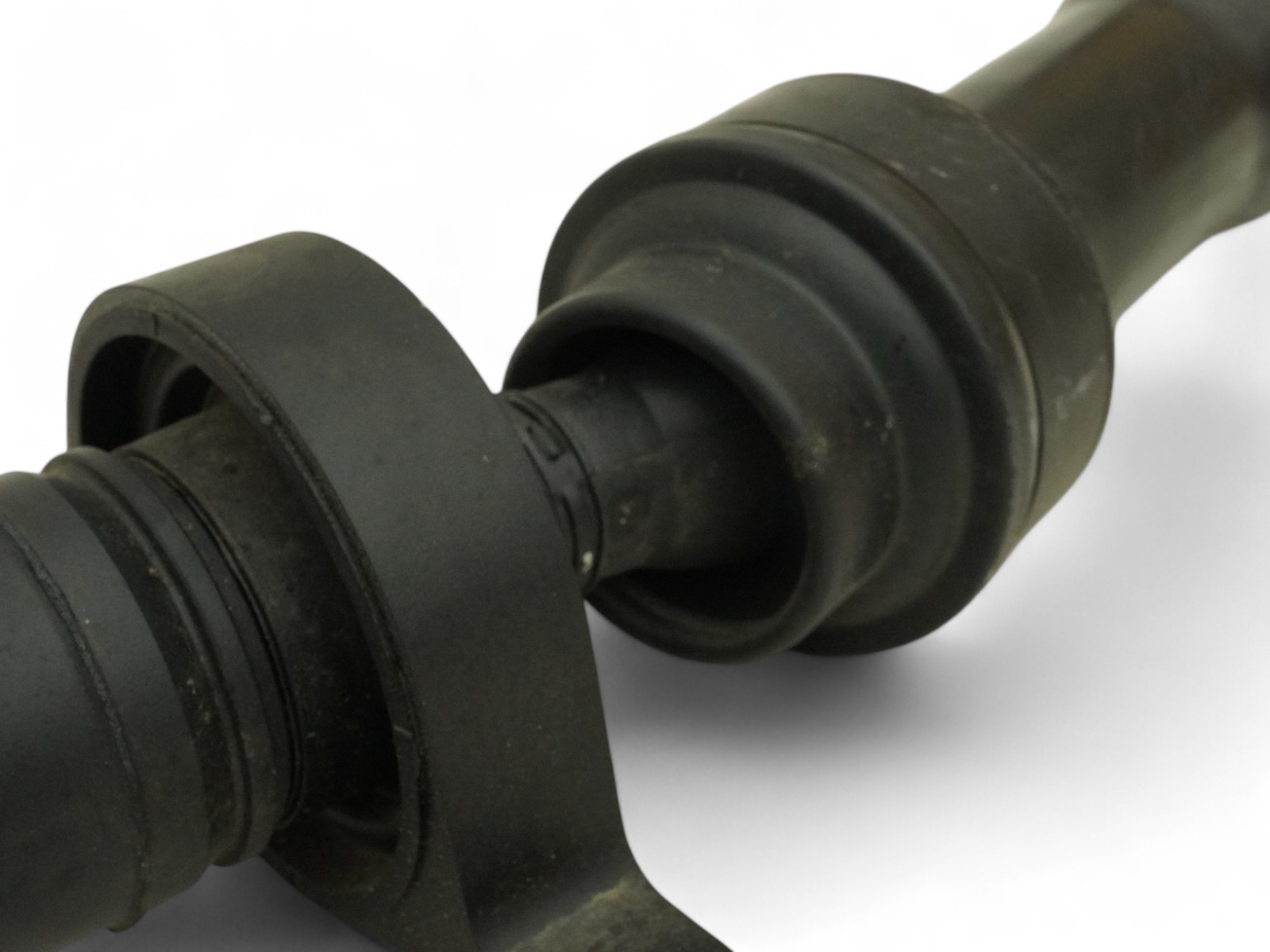 Maserati Ghibli 2014-2017 Rear Right Driveshaft P/N 0670008546