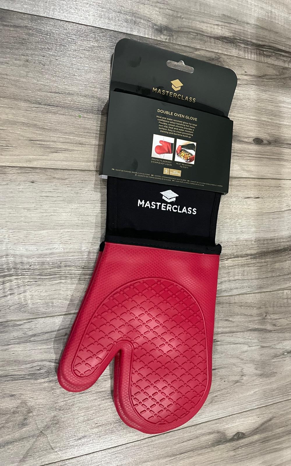 Masterclass Red Seamless Silicone Oven Glove - Image 3