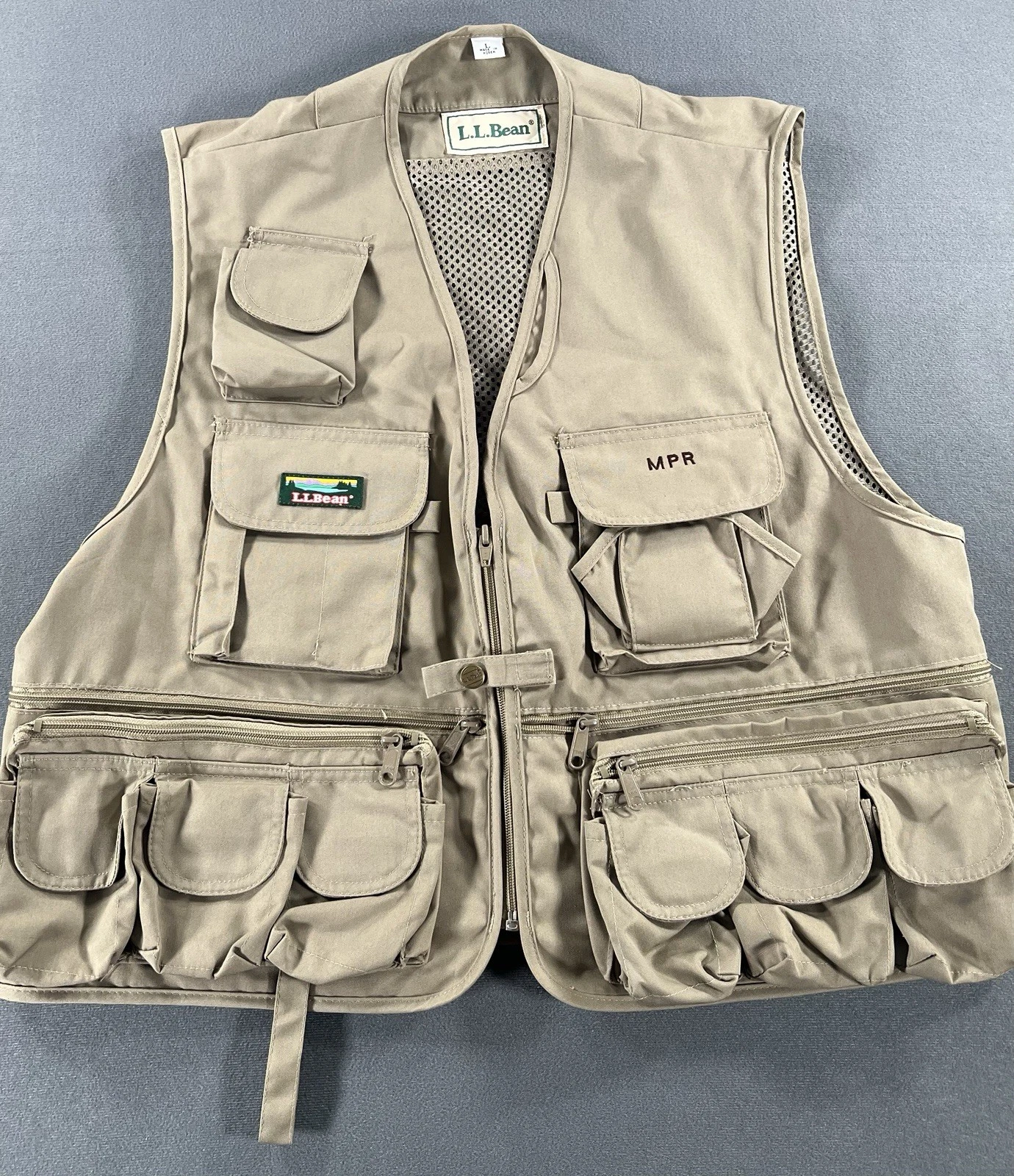 LL Bean Fishing Vest Mens L Beige Multi Pocket Zip Canvas Wading VTG Embroidered
Opens in a new wind