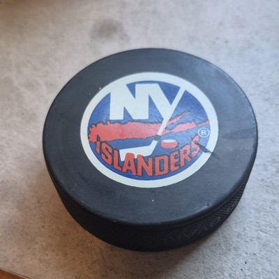 InGlasCo NHL New York Islanders Official Licensed Hockey Puck, 6 oz Rubber
