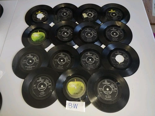 Job Lot BW of 21 45rpm Beatles Parlophone Vinyl Records 7 Singles 60s
