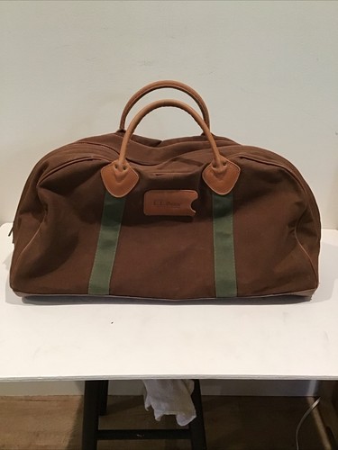 Sac De Voyage Vintage L.L.Bean Freeport, Maine – En Toile Verte Avec Accents En Cuir. Format Cabine 15x10 Pouces, Pratique Et Solide Pour Vos Week-ends, Avec Une Patine Superbe.