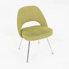 Silla de comedor lateral ejecutiva Eero Saarinen 2021 para Knoll con tapicería verde
