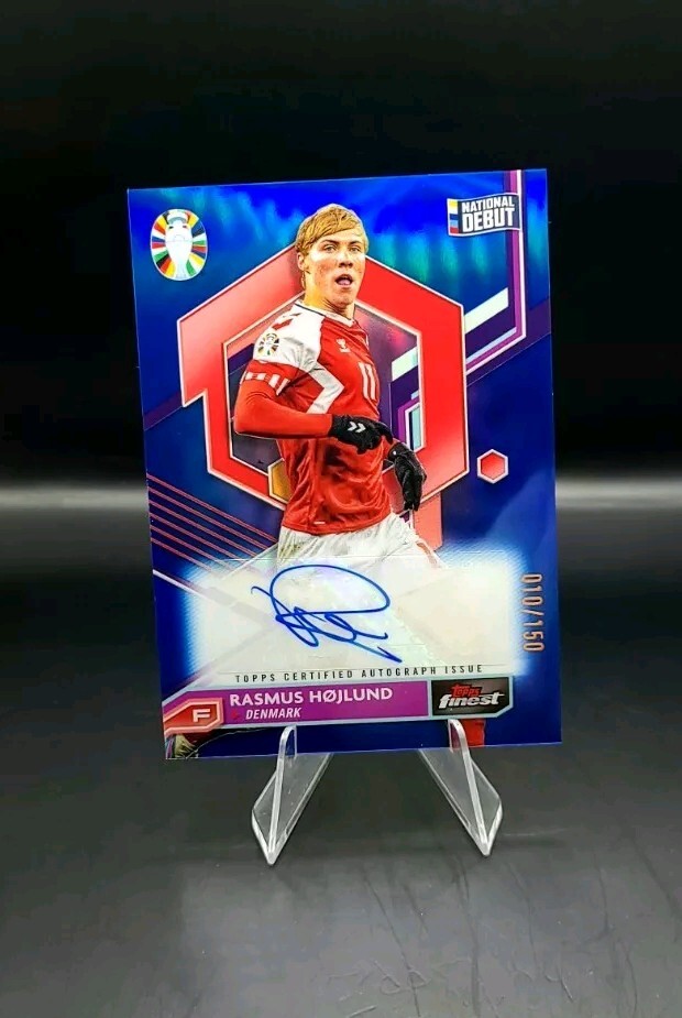 Rasmus Hojlund 2023 Topps Finest UEFA Euro Blue Auto 150
