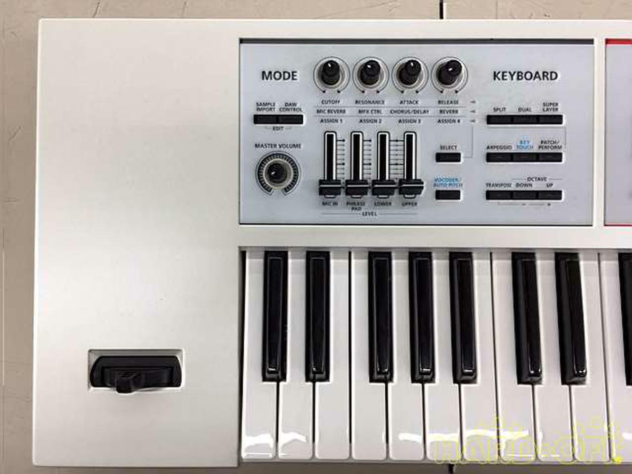 Roland JUNO-DS61W Pro Audio Equipment Synthesizer 61 Key White
