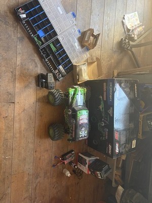 Losi LMT Grave Digger 1:8 Brushless 4WD  - Komplettset - 3 Lipos - Ladegerät