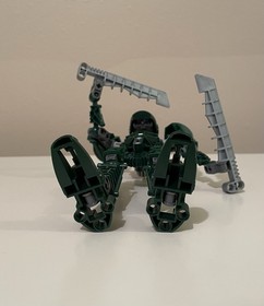 LEGO BIONICLE: Toa Matau 8605 - 100% Complete 2004 - No Instructions / No Box