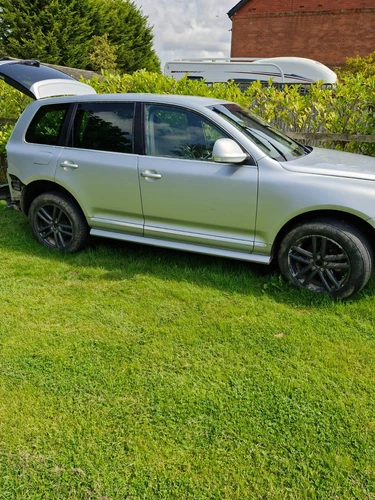vw touareg spares or repairs flood damaged - Picture 1 of 4