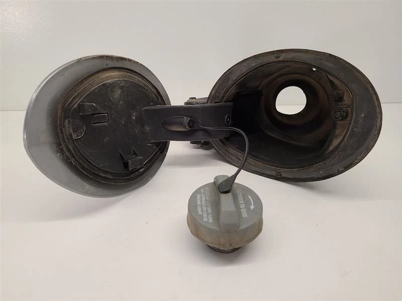 Chrysler 200 2015 puerta de llenado de combustible plateada 68137578ac Foto 3 de 4