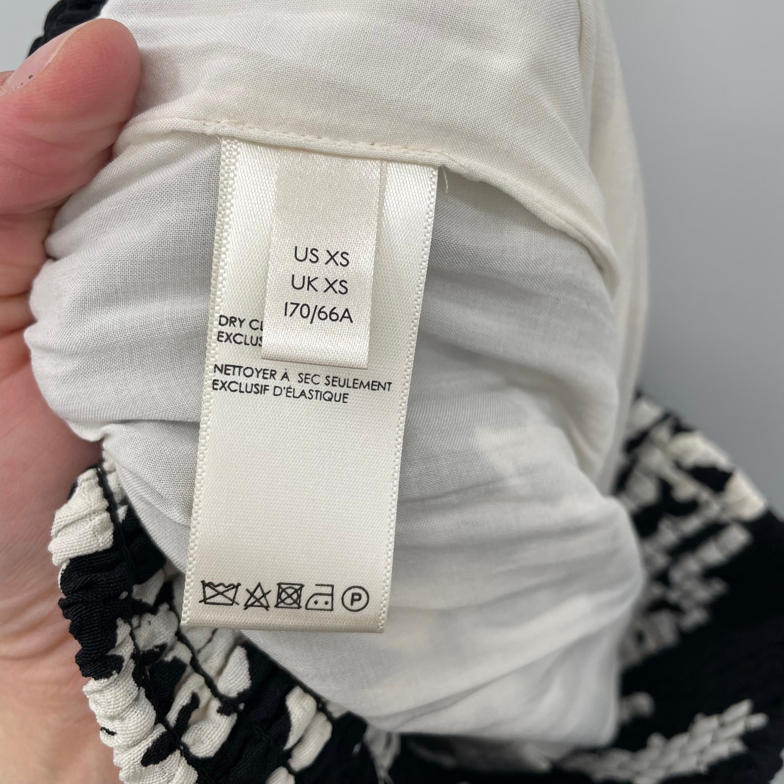 ANTHROPOLOGIE Aniya Black & White Balloon Joggers  // XS 