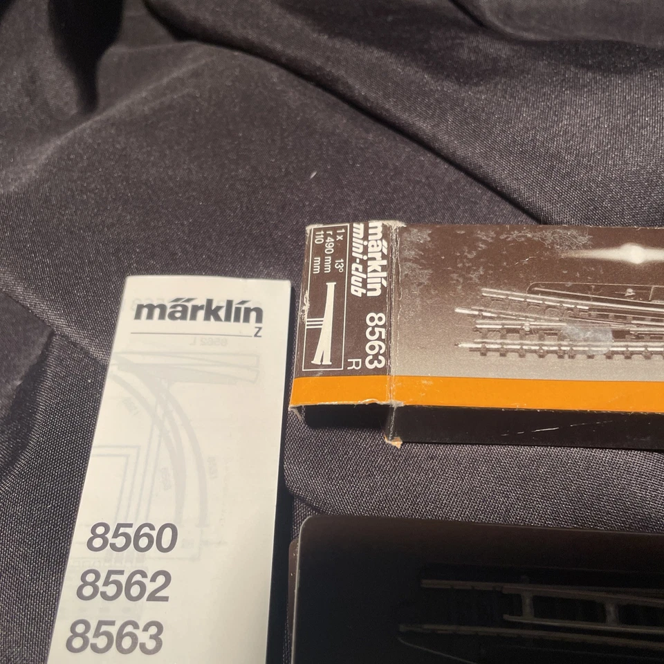 Marklin 8563 R Z Scale MiniClub 4-3/8" 13° Right Electric Turnout NEW - Image 3 of 4