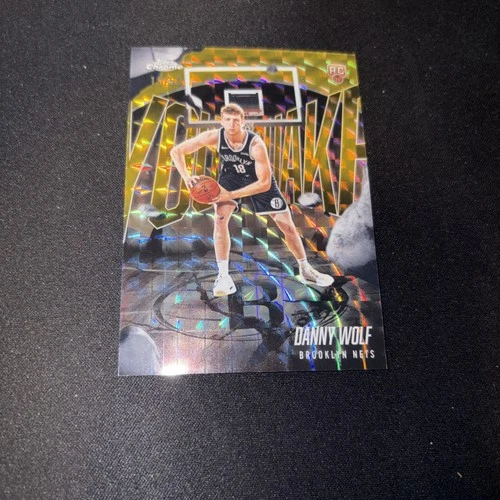 2025 Topps Chrome Danny Wolf Refractors Gold (RAW)