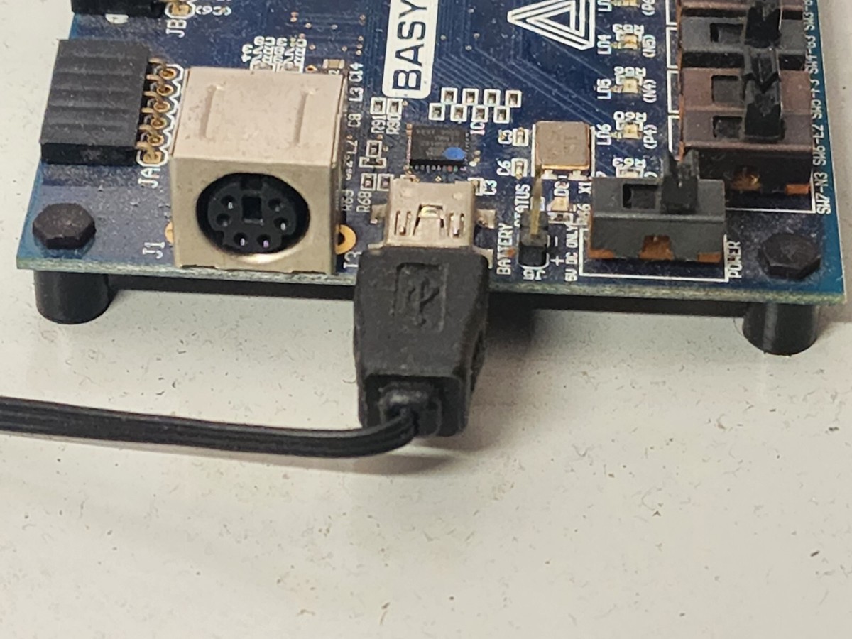 XILINX Digilent Basys 2 Board Spartan 3E-100 CP132 w/USB | eBay