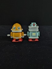 Rare Club Earth Set of 2 Wind-Up Toy Walking Robots Chuck & Rusty Baby Einstein