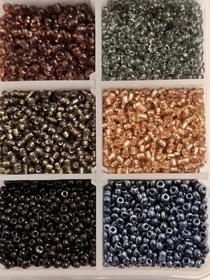 240 g Perlen, 8 Farben in Box, 2 mm, Miniaturschmuck 1:6/1:12, Stickerei etc#007