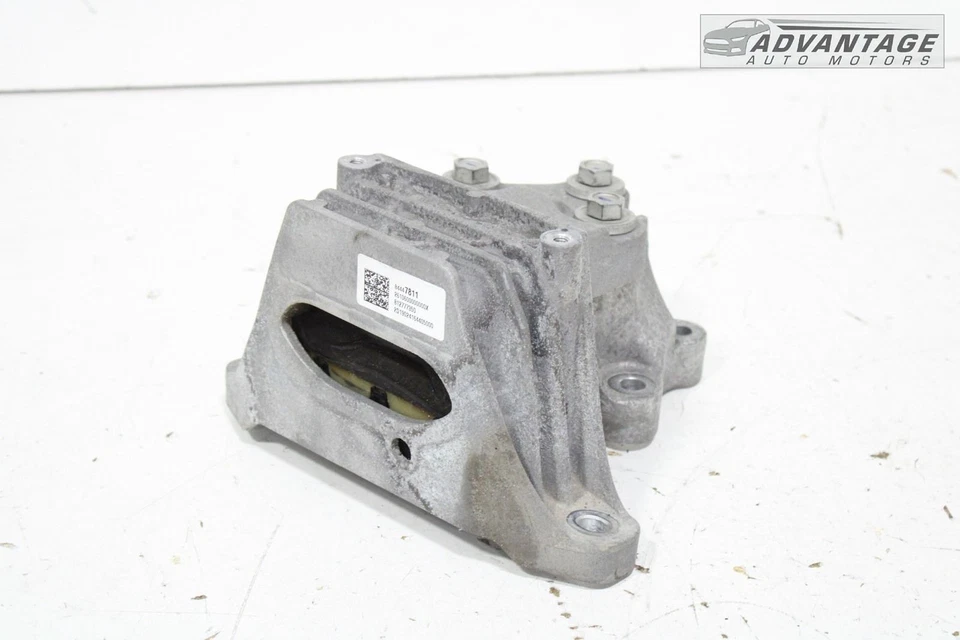 2018-2022 GMC TERRAIN 1.5L ENGINE MOTOR LEFT SIDE MOUNT SUPPORT BRACKET OEM - Image 2 of 4