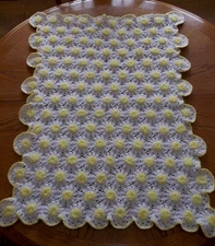 Hand Made Crocheted 3-D Daisies Throw Lap Blanket Baby Yellow White 27"x 38"