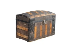 Antique American Victorian Floral Embossed Oak & Metal Dome Top Steamer Trunk