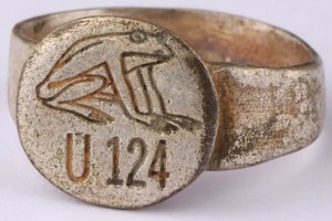 U 124 Frog U-boat WW2 German ring naval submarine U-Boot Kriegsmarine Navy WWII