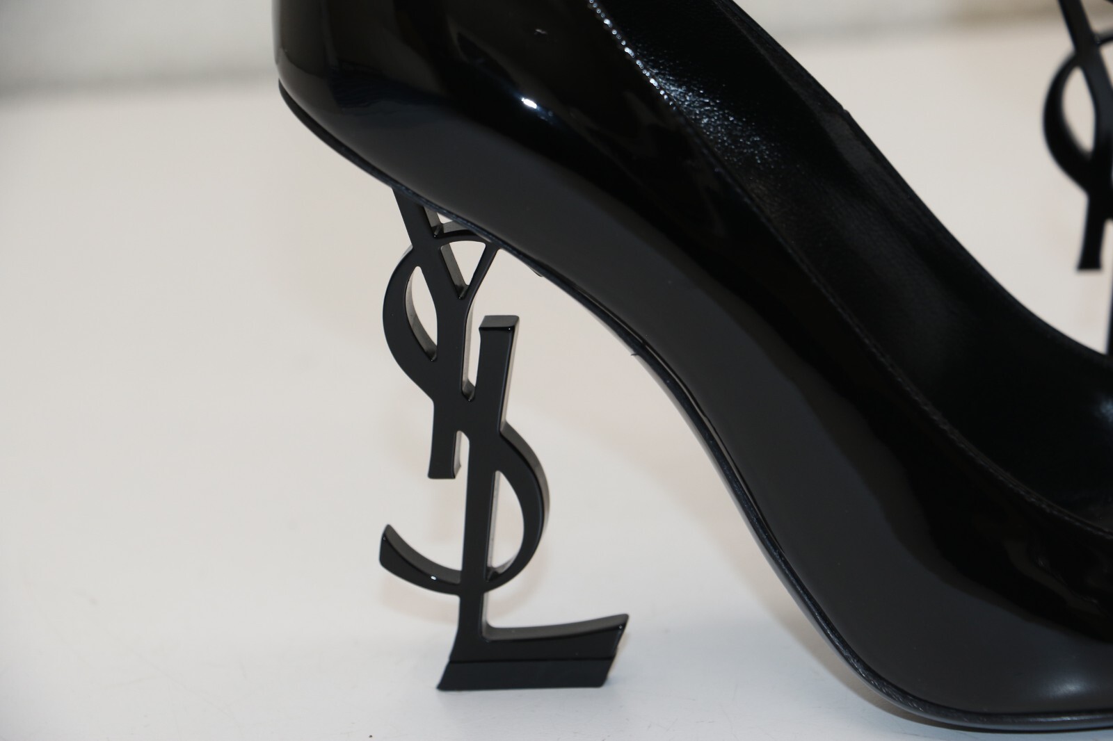 Decolte Saint Laurent OPYUM nere in pelle a punta con tacco alto misura 38 5 8 5