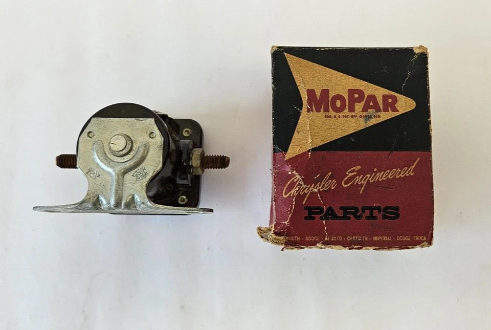 Interruptor solenoide de arranque de transmisión automática Plymouth Slant 6 1961 2095606 nuevo en stock Foto 2 de 4