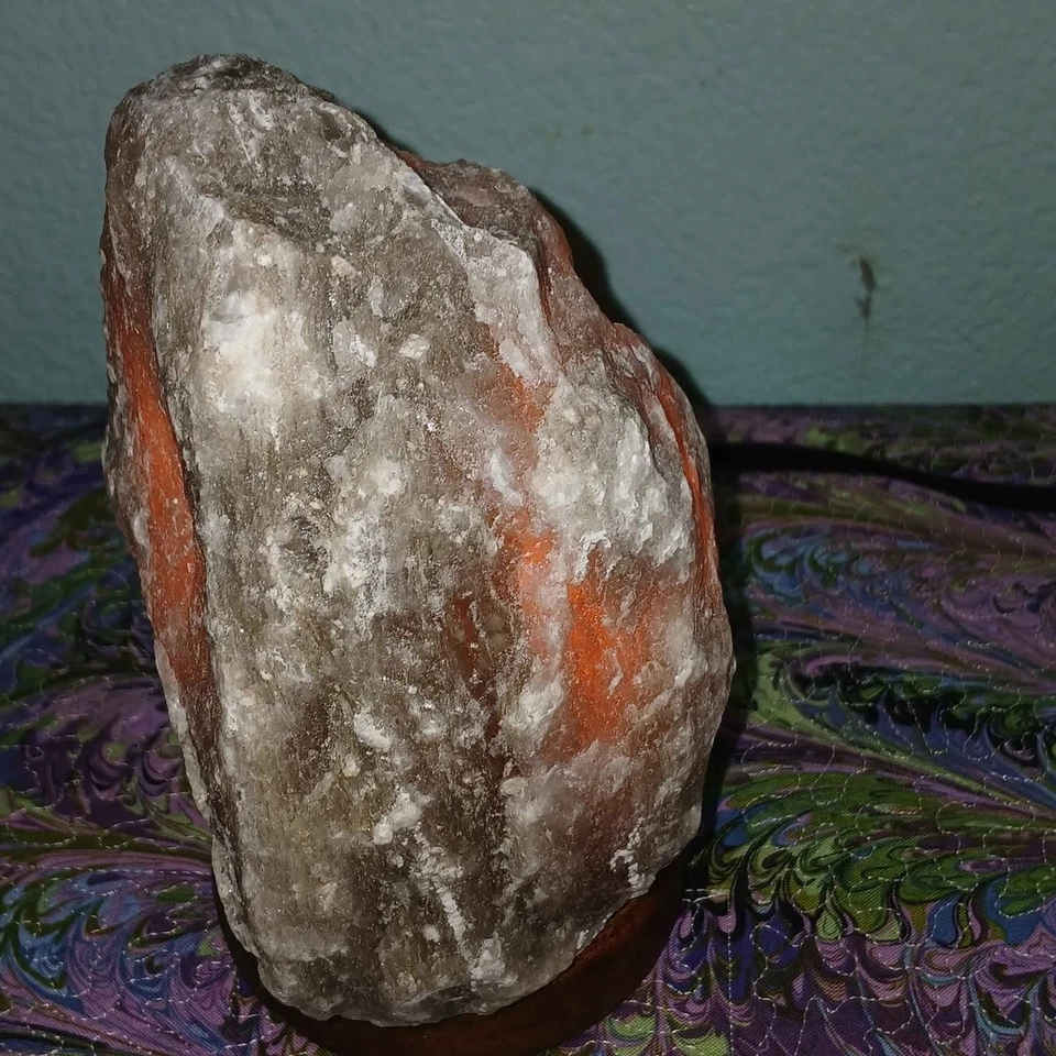 Natural Gray Himalayan Salt Lamp - Image 4 of 4