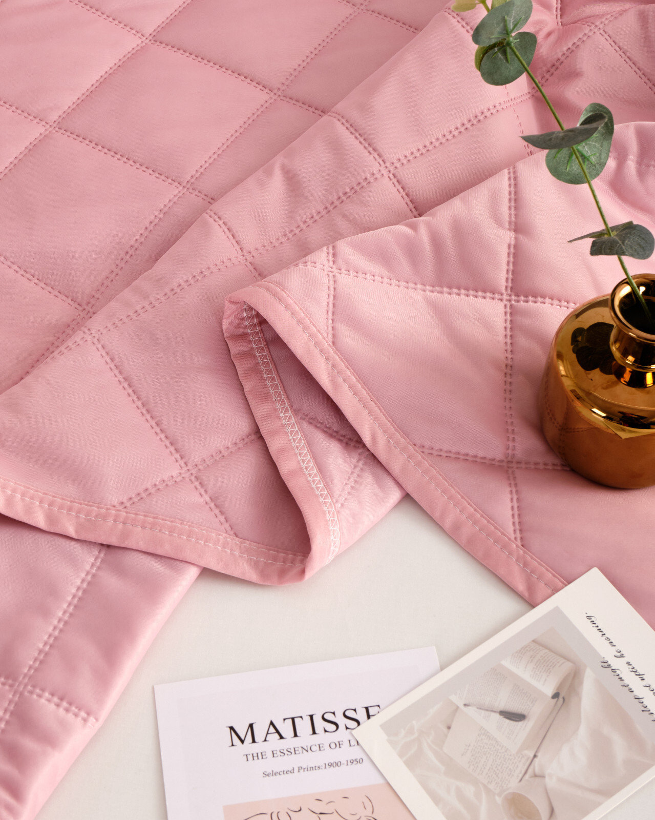 Lightweight Coverlet Comfort Cooling Summer Blanket Absorbs Body Heat