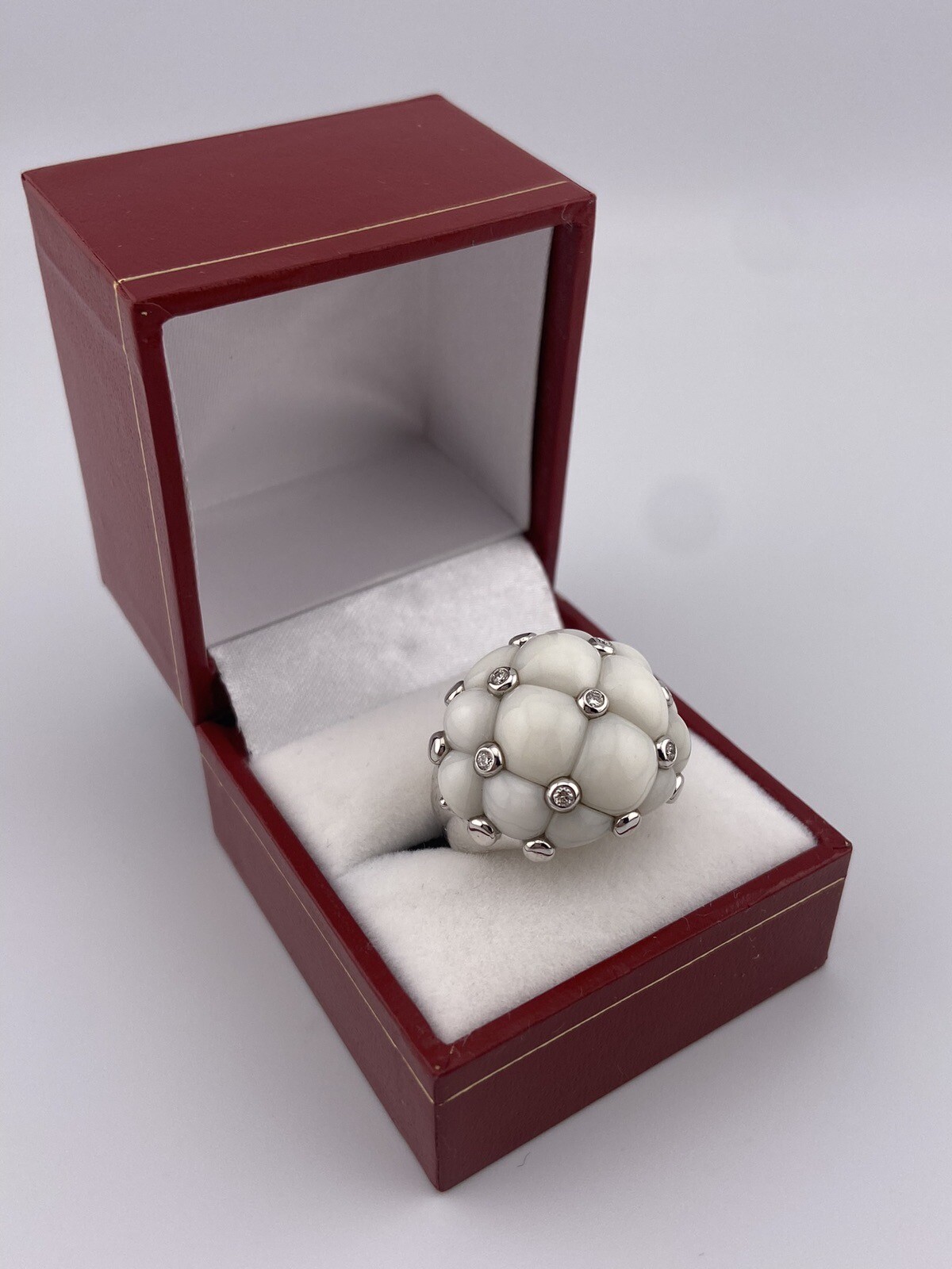 18KW Gold and Diamond accent Statement ring! - image 3