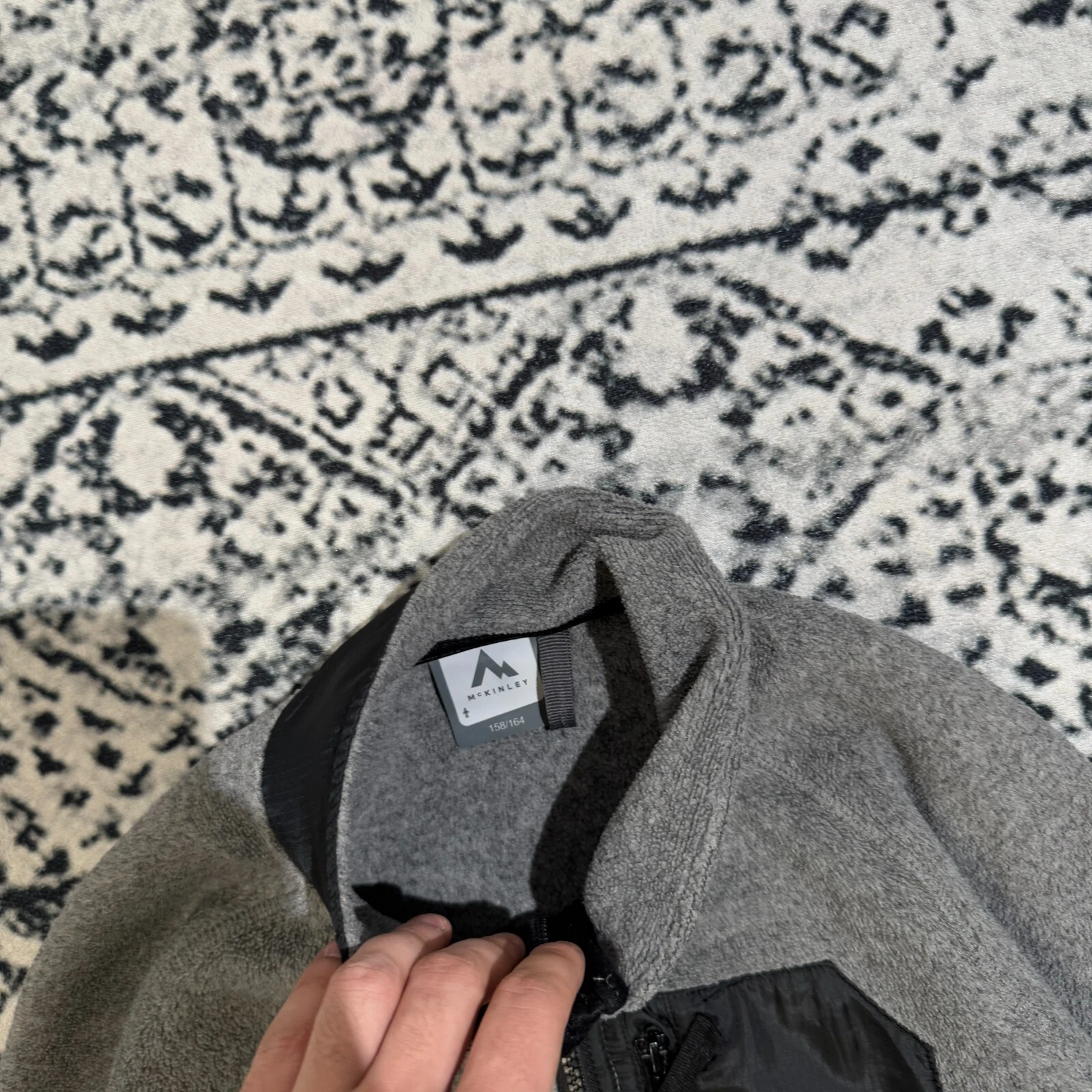 GUCCI Giacca pile Mc Kinley unisex grigio poliestere taglia XS vestibilità regolare Y2K lupo anni 90 A