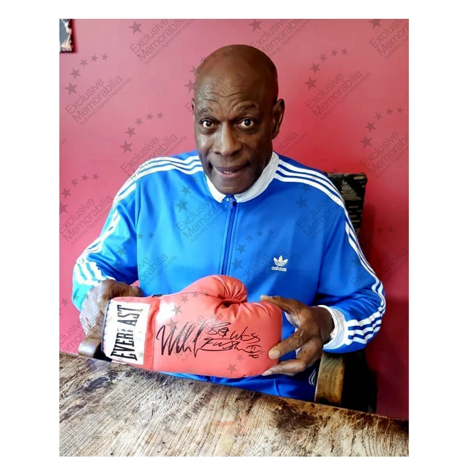 Roter Boxhandschuh signiert von Mike Tyson und Frank Bruno. Vitrine mit Plakette - Bild 2 von 4