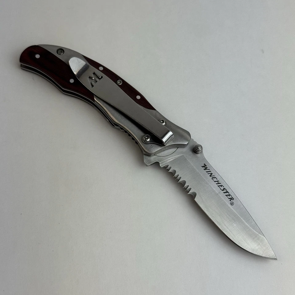 Cuchillos Winchester vintage de 3 pulgadas Cuchillo plegable dentado con clip de madera de acero inoxidable Foto 2 de 4