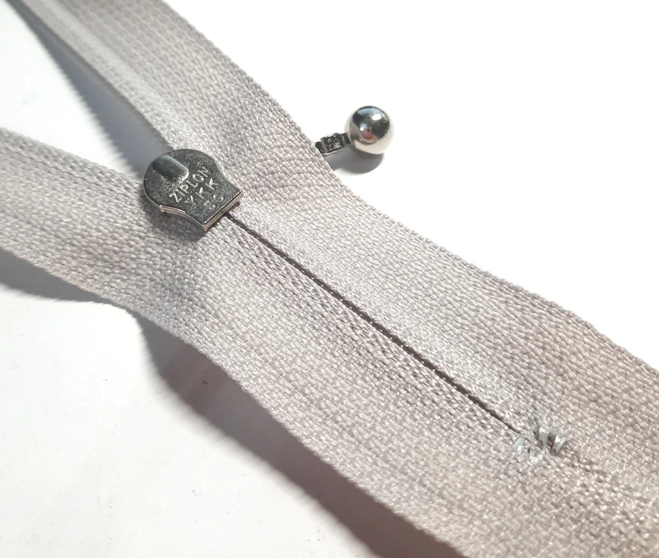 Cerniera argento-grigio 154 non divisibile taglia 5 YKK cerniera Fermuar Cipzár - Immagine 2 di 2