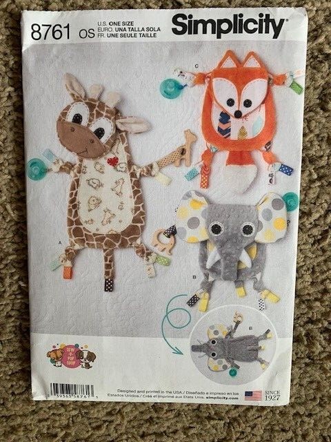 Simplicity Pattern 8761, cute baby bibs