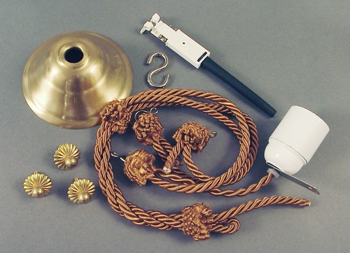 A French Cordelier -- A Device for Hanging Old Glass Lighting Bowls and Pendants - 第 1/12 張圖片