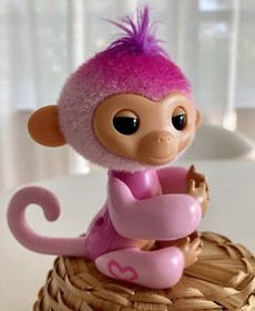 Fingerlings Interactive Pink Baby Monkey Heart Light Harmony Touch Reacts Sounds