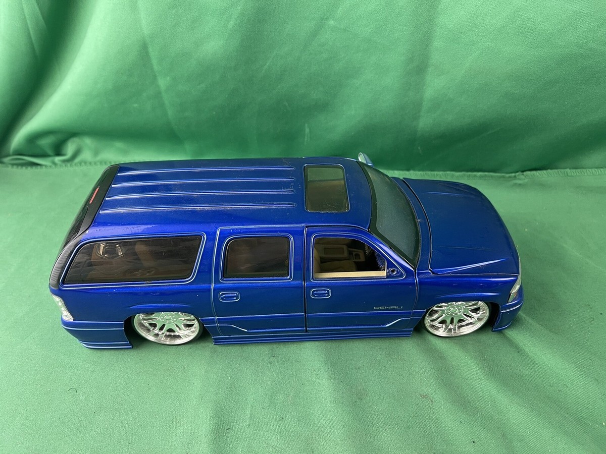 1/24 GMC Denali Yukon 2002 Jada 1:24 DUB City Blue (READ) | eBay