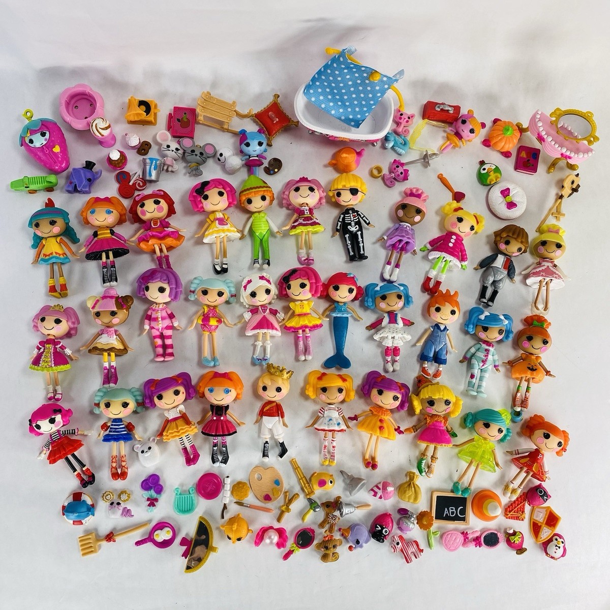 Lot of 32 Lalaloopsy Mini 3