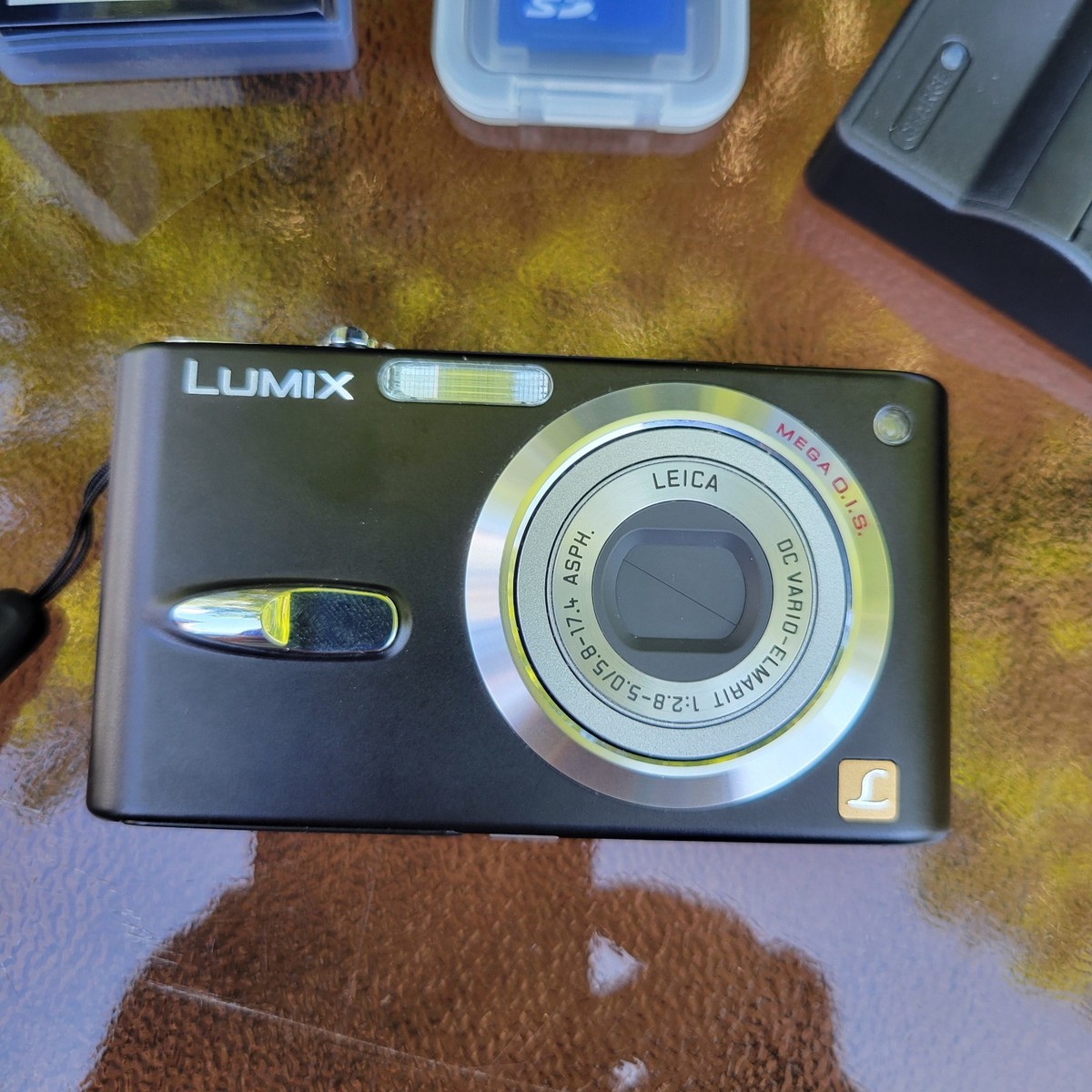Panasonic LUMIX DMC-FX3 6.0MP Digital Camera - Silver for