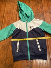 Boy  s Size 4 Windbreaker Nike Jacket With Hood