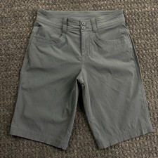 Eddie Bauer Womens Shorts Gray 2 Bermuda 11” Inseam Zip Pockets Outdoor Hiking