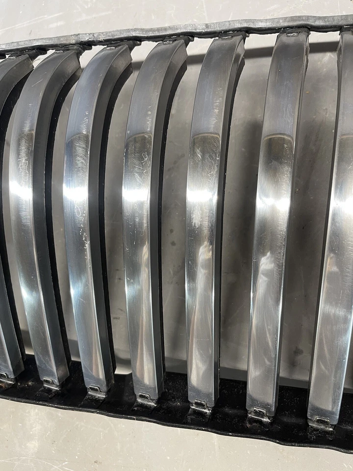 Buick Special Century Roadmaster Super Riviera 1951 1952 parrilla nuevo en stock Foto 3 de 4