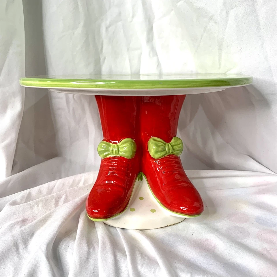 Mesa Home Cake / Dessert Polka Dot Plate Red Boots Green Bow Pedestal 10”W 6”H - Imagem 3 de 4